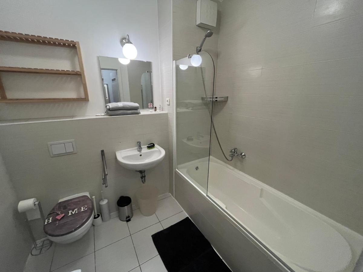 Corvin Pearl Deluxe Appartement Boedapest Buitenkant foto